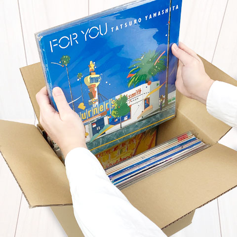 レコードを縦に入れる写真